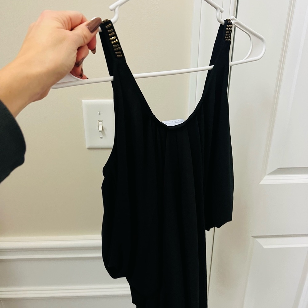 New York & Company Black Sleeveless Top with draping side material - Picture 4 of 4